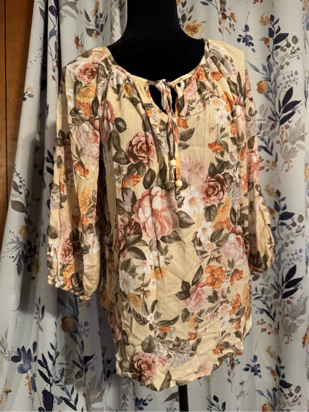 AB Studio Ladies Blouse Size IMedium NWT B4